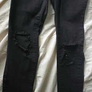 Black Ripped Skinny Jean size: 3/4 worn good condition